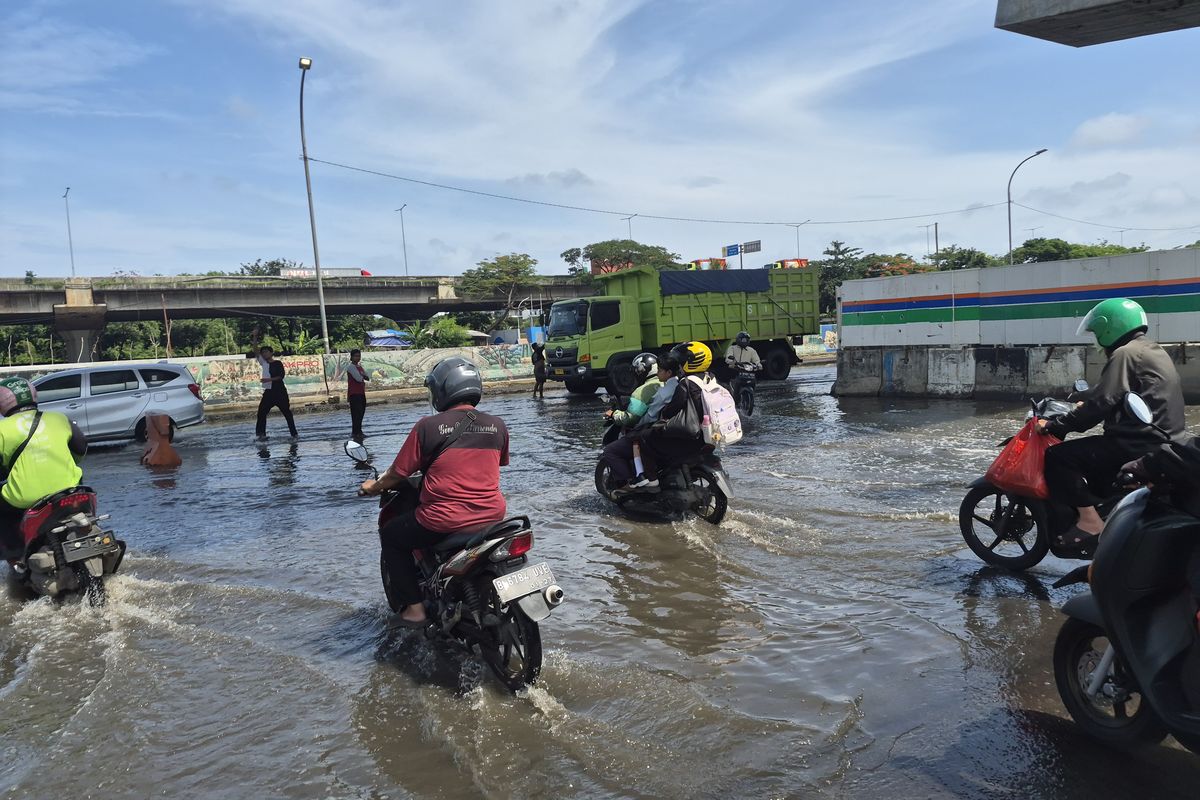 Waspada Banjir Rob Jakarta, Ini Cara Mencegah Mobil Berkarat
