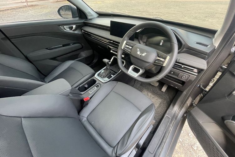 Komparasi Interior Chery Tiggo Cross, Wuling Alvez, dan Honda WR-V