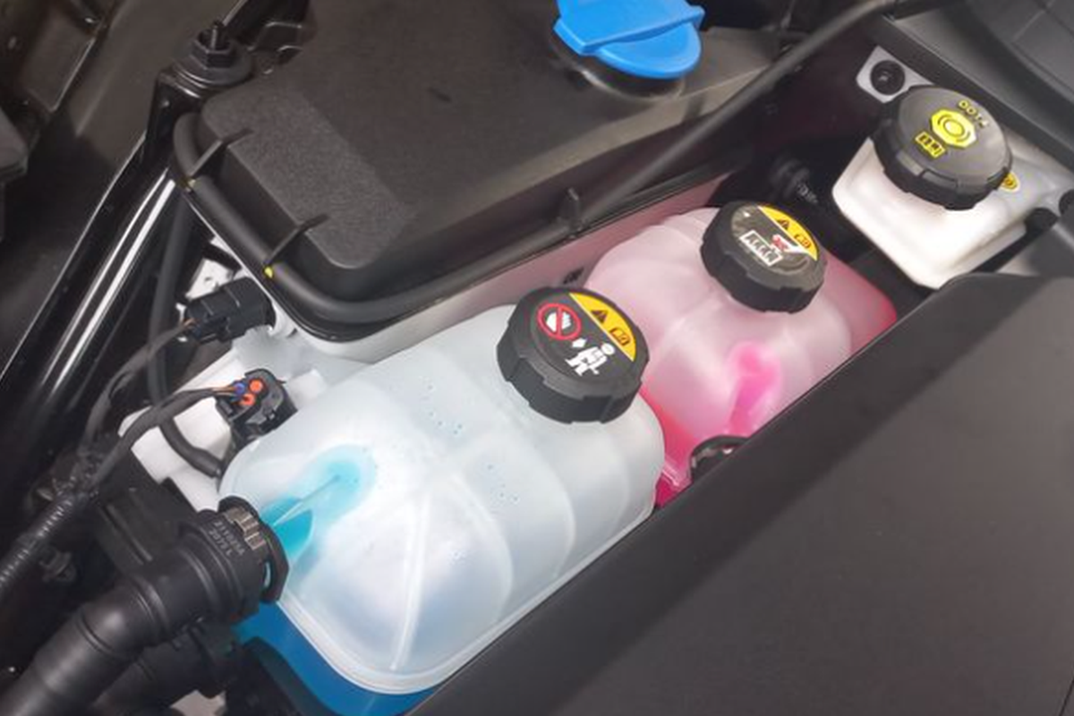 Cara Mengecek Cairan Pendingin Mobil Listrik Agar Tetap Optimal