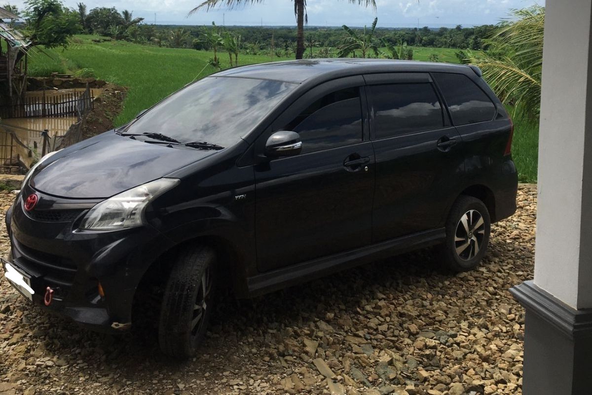 Berapa Biaya Pajak Tahunan Toyota Avanza 2013?