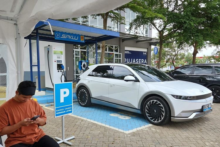 SPKLU Center Hadir di Yogyakarta, Punya 8 Unit Ultra Fast Charger