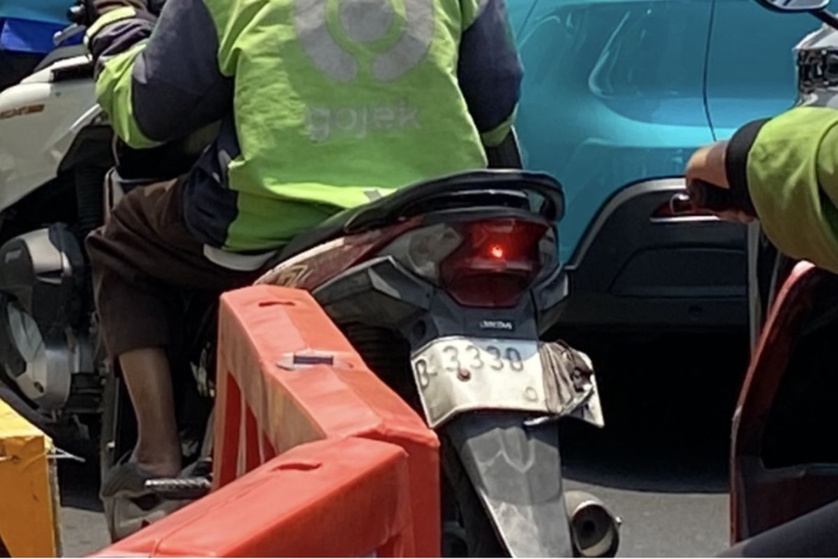 Fenomena Pengendara Motor Tutup Pelat Nomor di Jakarta