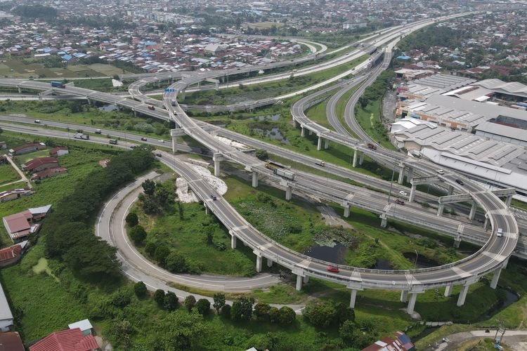 Hal yang Perlu Diperhatikan Saat Ganti Ban di Jalan Tol
