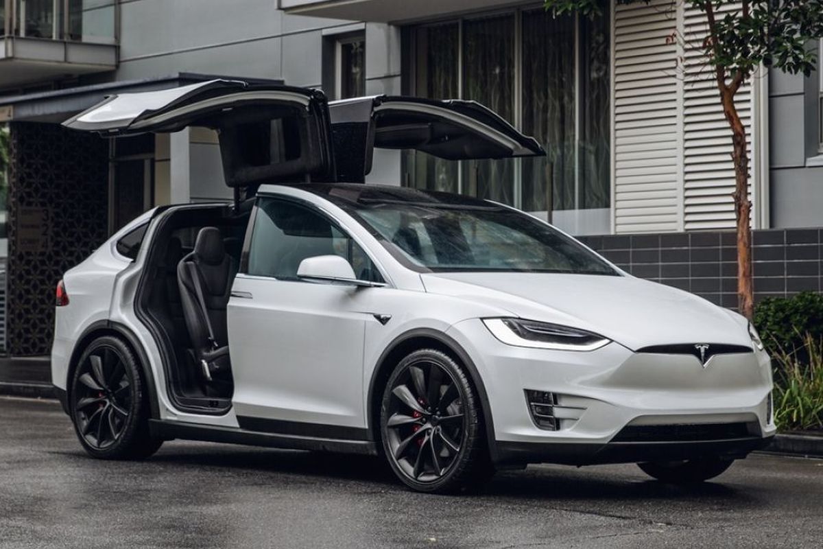 Imbas Perang Dagang, Tesla Hentikan Pemesanan Model S dan X