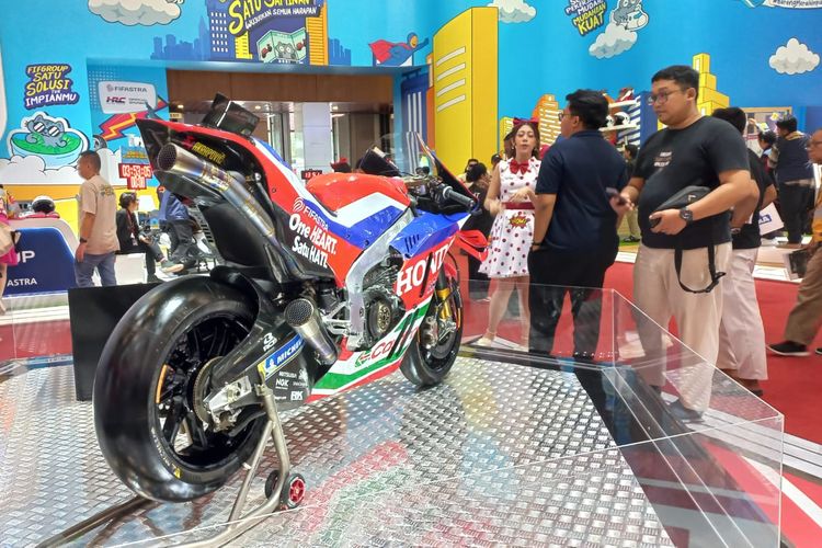 Motor Balap MotoGP Honda RC213V Joan Mir Tampil di IMOS 2025