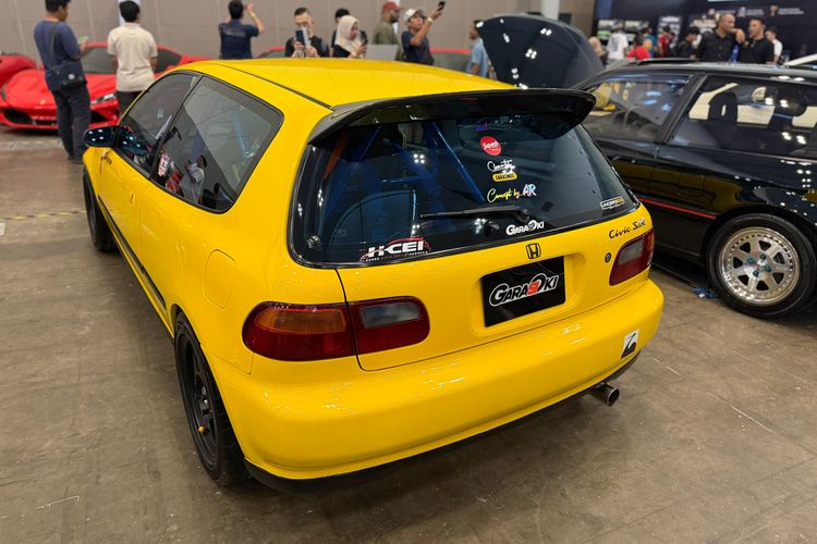 Honda Civic Estilo Bergaya Spoon, Performa Garang Bergaya JDM