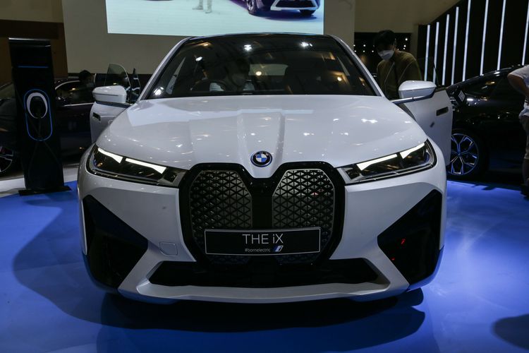 Curhat Pengguna BMW iX, Nyaman tapi Ada Kekurangannya