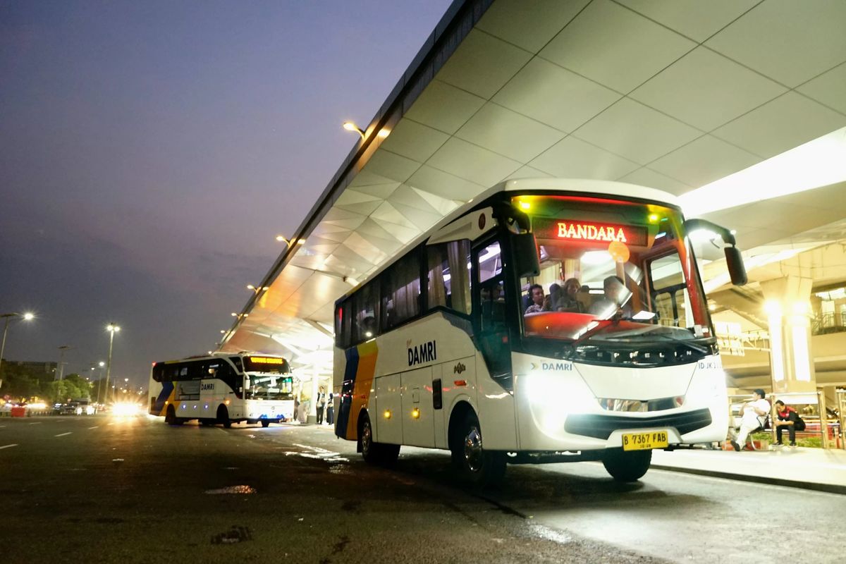 Tarif Bus DAMRI Blok M–Bandara Soekarno-Hatta Rp50.000