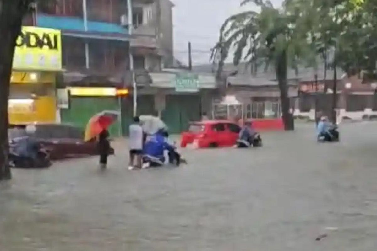 Mobil Terendam Banjir Sumatera, Ini Kerusakan yang Perlu Diwaspadai