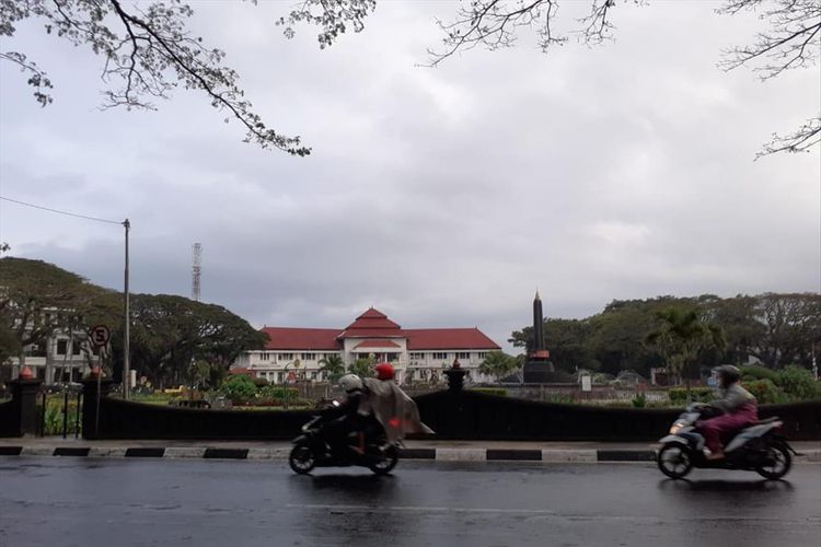 Pengendara Motor Jangan Langsung Tancap Gas Saat Gerimis