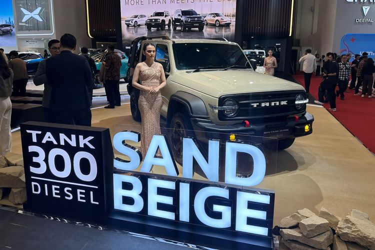 Tank 500 Black Warrior dan Tank 300 Sand Beige Meluncur di GIIAS 2026