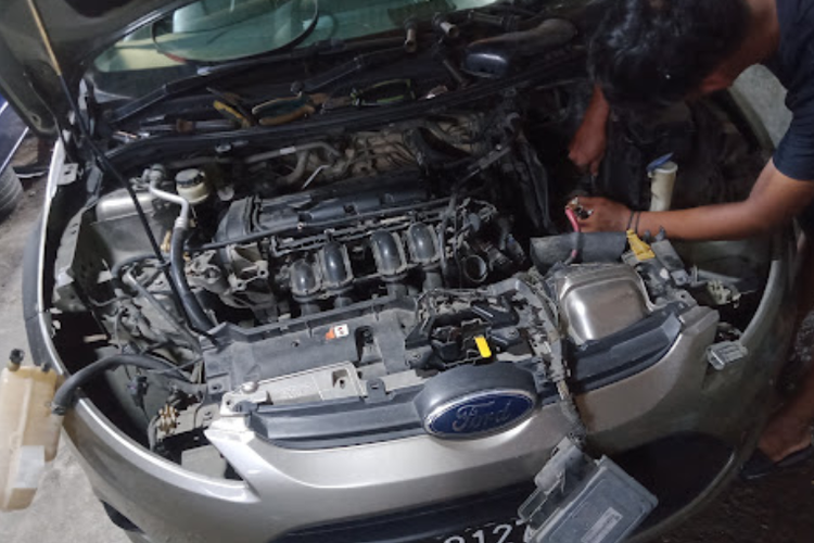 Cara Ganti Oli Transmisi Ford Fiesta 1.4 Tanpa Lubang Pembuangan