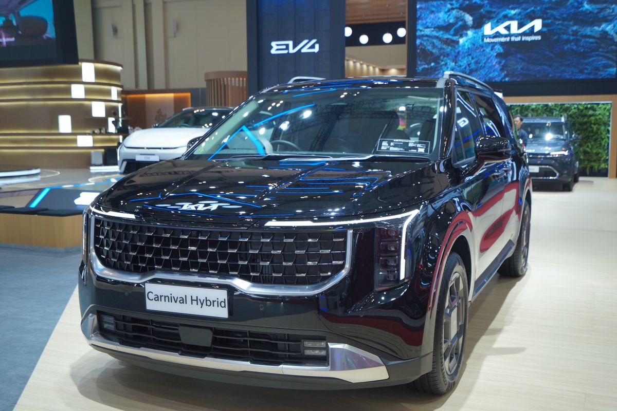 Kia Carnival Hybrid dan Carens Ramaikan GIIAS 2025