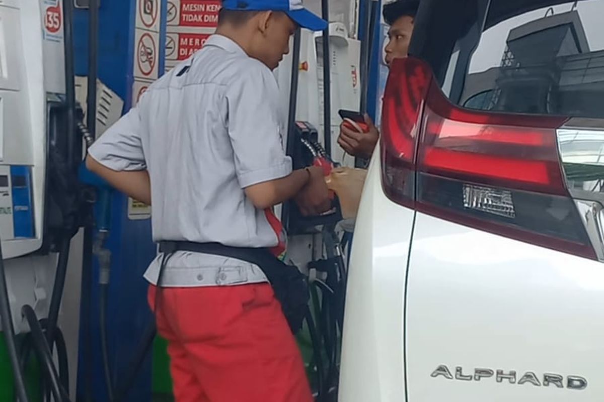 Pertalite untuk Mobil Mewah: Kenapa Toyota Alphard Dapat QR Code?