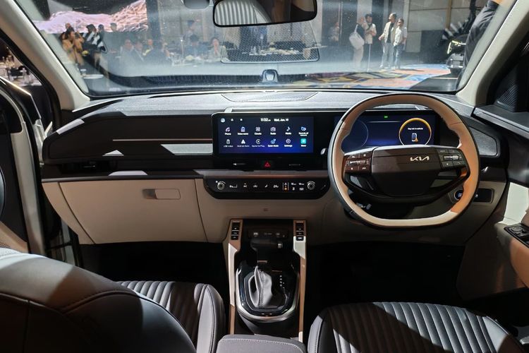 Kia Carens Punya Wajah Baru