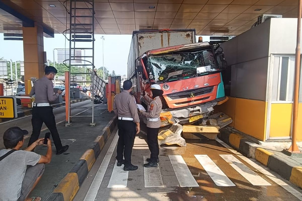 Faktor Pengemudi Jadi Penyebab Seringnya Kecelakaan Truk dan Bus