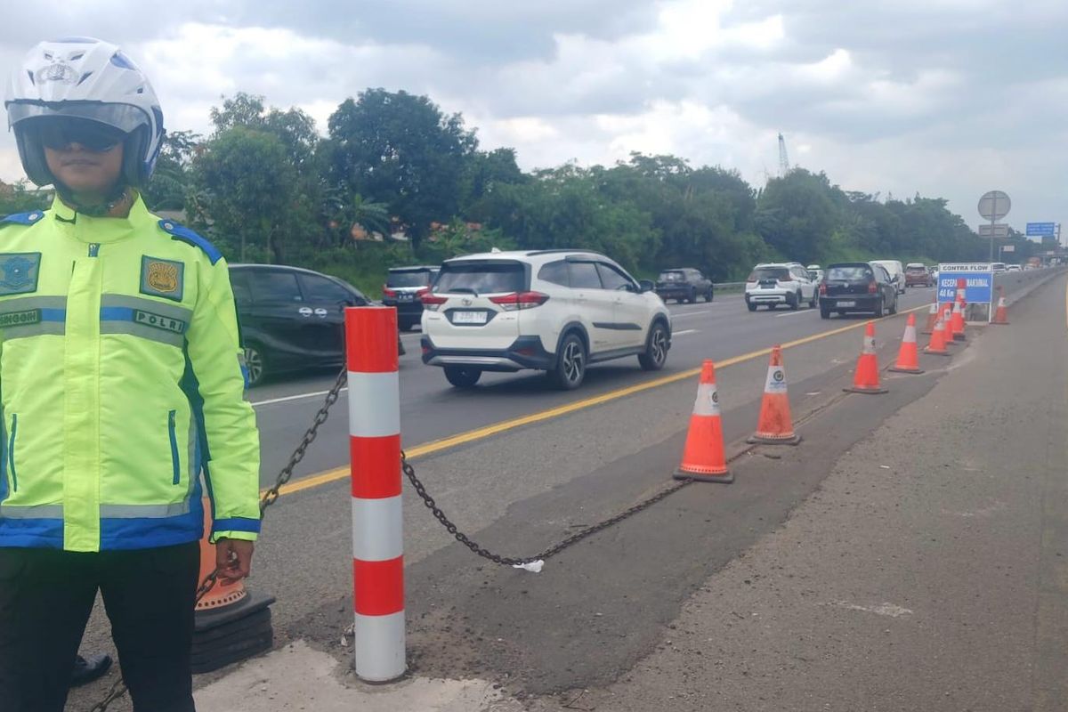 Lalu Lintas Normal, Contraflow di Km 55 Tol Japek Dihentikan