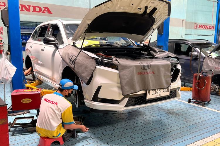 Apakah Perawatan Mobil Hybrid dan Konvensional Berbeda? Ini Kata Ahli