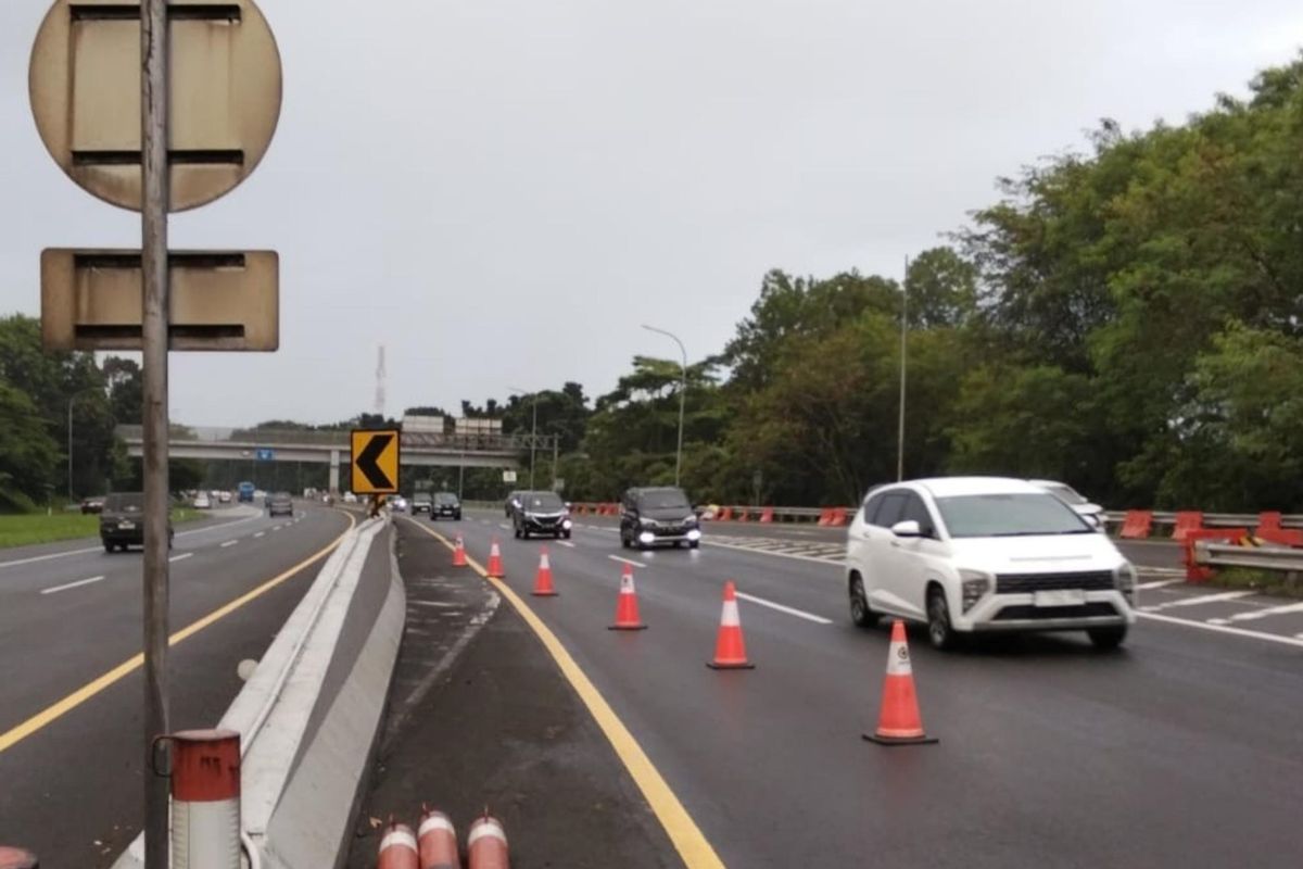 Lalu Lintas Padat, Contraflow Diterapkan di Tol Jagorawi Arah Puncak