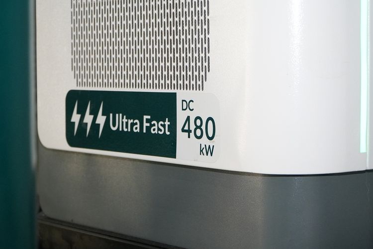 Seberapa Sering Mobil Listrik Boleh Pakai Fast Charging?