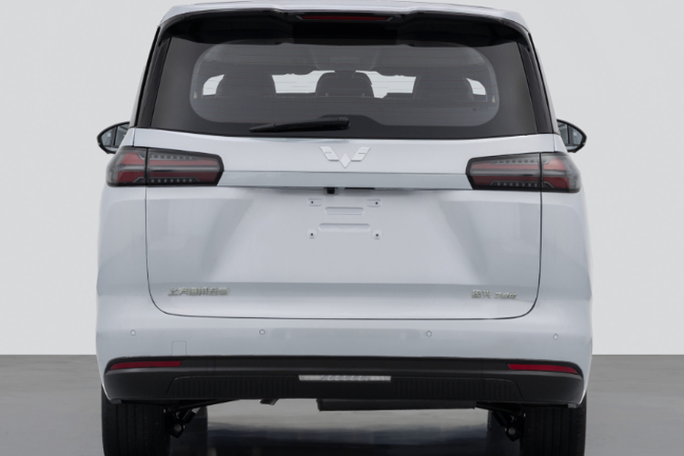 Wuling Bawa MPV Listrik dan Hybrid ke GIIAS 2025