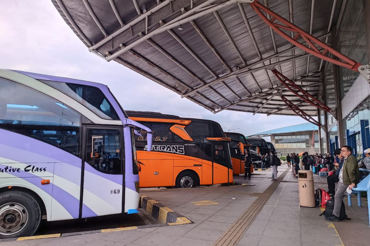 Layanan Angkutan Malam di Terminal Pulo Gebang dan Kampung Rambutan