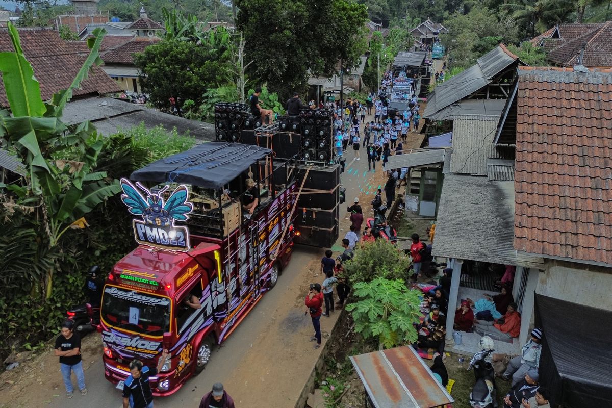 Truk Sound Horeg: Hiburan yang Menyimpan Ancaman di Jalan