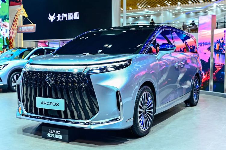 BAIC Siapkan MPV Listrik dan PHEV untuk Indonesia 2027