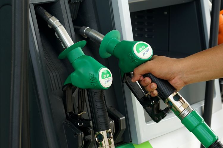 Faktor yang Bikin Konsumsi BBM Mobil Hybrid Boros