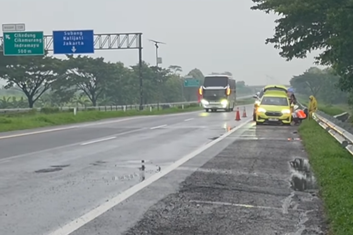 Kenali Penyebab Ban Mobil Mudah Pecah di Jalan Tol
