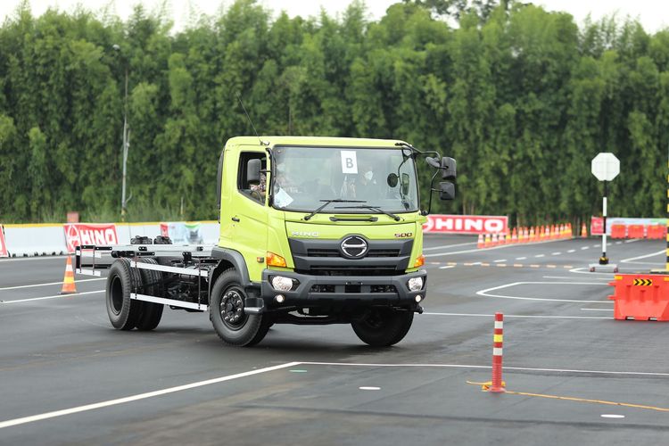 Dihantam Truk Impor China, Hino Komitmen Tidak Ada PHK