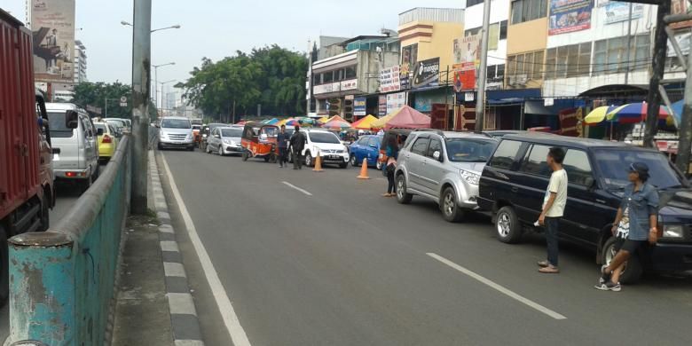 Teknik yang Benar Agar Zipper Merge Berhasil Urai Macet