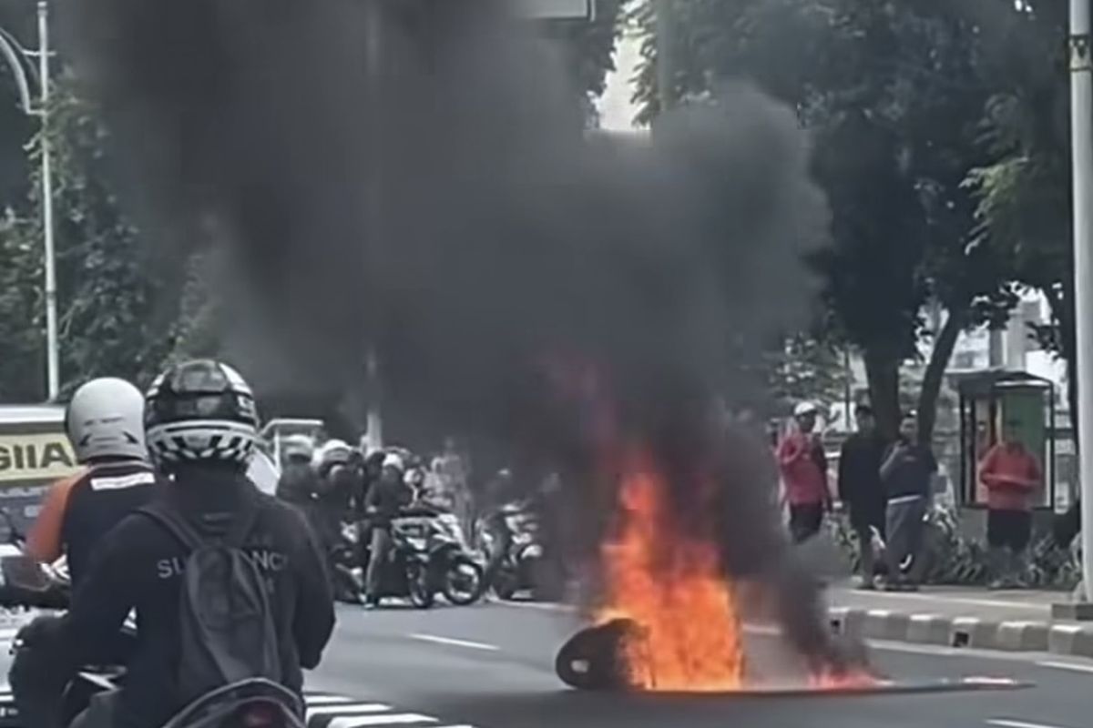 Motor Listrik Terbakar, Jangan Asal Padamkan Apinya