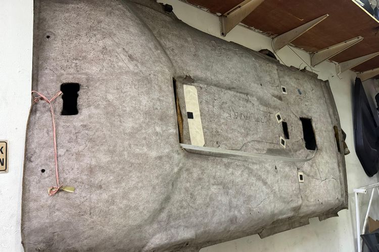 Plafon Mobil Eropa Turun: Kenali Penyebab dan Biaya Perbaikan