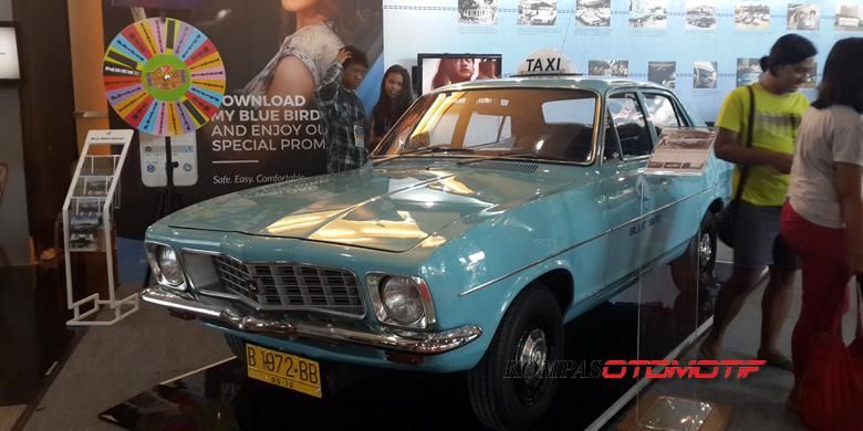 Saat Pendiri Blue Bird Nostalgia Keliling Jakarta Pakai Taksi Pertama