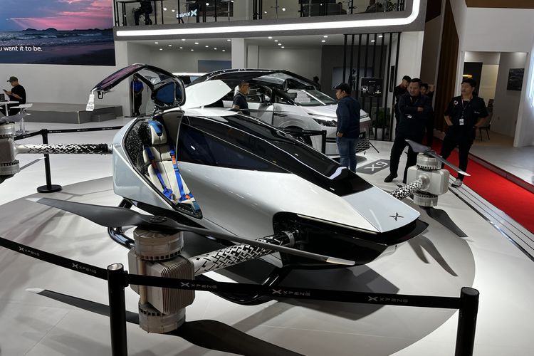 Menteri AHY Bicara Potensi Mobil Terbang Xpeng untuk Situasi Darurat