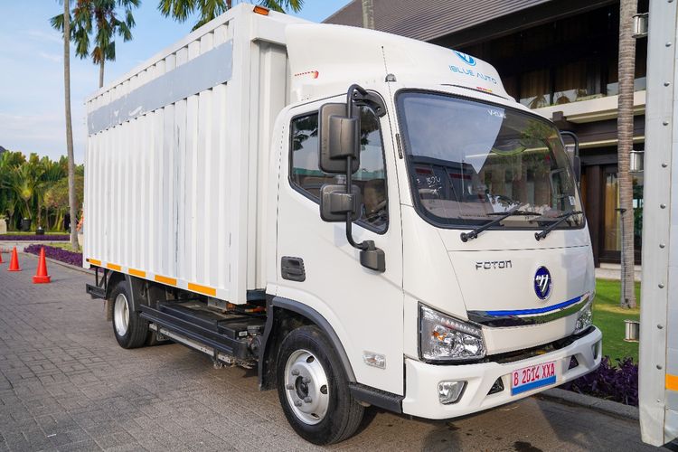 Truk Listrik Solusi Efisiensi Industri Tekstil yang Terpuruk