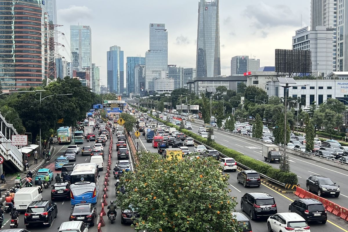 Info Kemacetan Lalu Lintas Jelang Waktu Buka Puasa Hari Ini