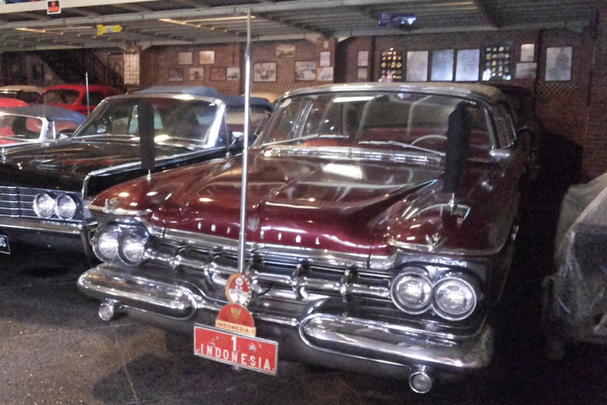 Chrysler, Chrysler Crown Imperial, Mobil Mewah Saksi Peristiwa Cikini