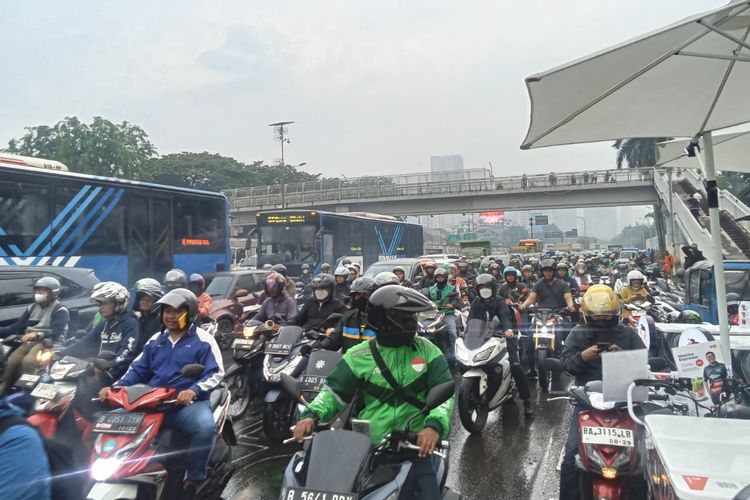 Jumlah Kendaraan di Jakarta Mengalahkan SIngapura