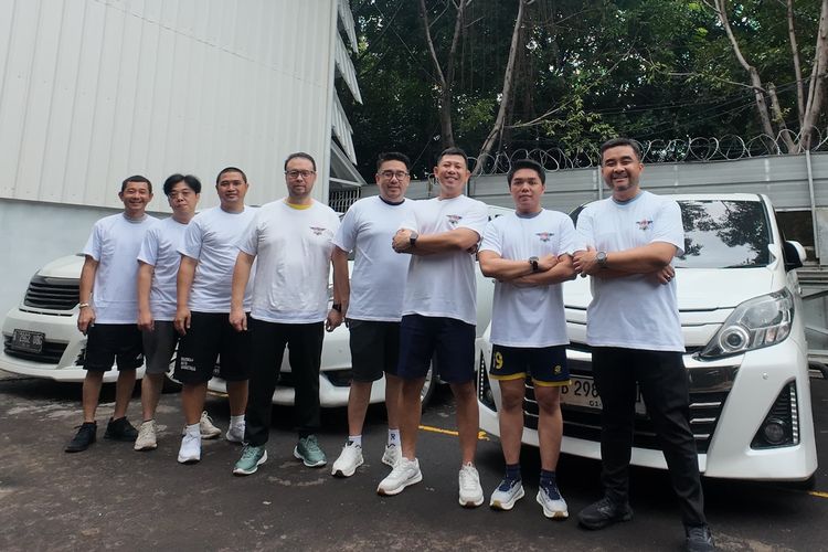 Cerita Cinta Pria Ini dengan Toyota Vellfire