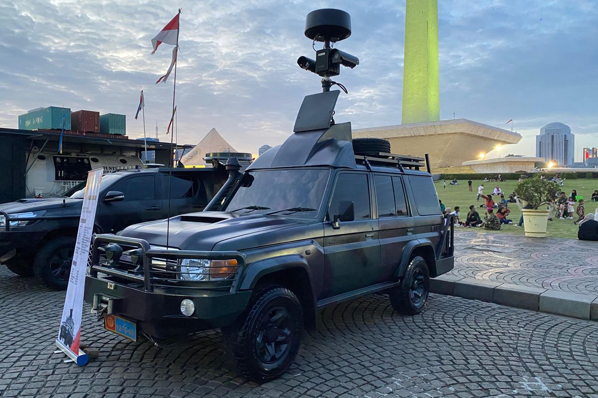 Jumpa Toyota Land Cruiser 70 Series V8 Hughes Radar di HUT ke-80 TNI