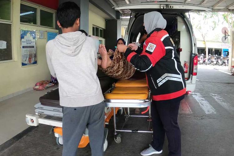 Benarkah Ambulans Tanpa Pasien Tak Punya Hak Prioritas?