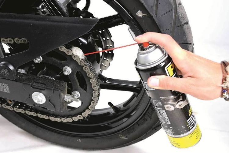 Jangan Lumasi Rantai Motor dengan Oli Bekas, Ini Risikonya