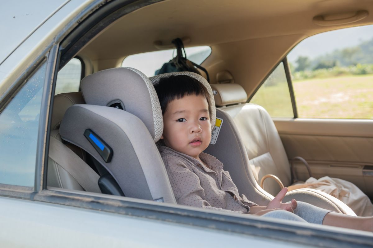 Bahaya Meninggalkan Anak Kecil Sendirian di Dalam Mobil