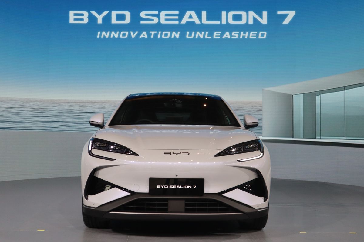 Penjualan BEV Nasional Terkoreksi Juli 2025, BYD Sealion 7 Jawara Baru
