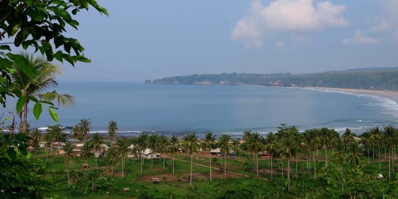 Liburan ke Pantai Sawarna Bisa Naik DAMRI, Tarifnya Rp 60.000