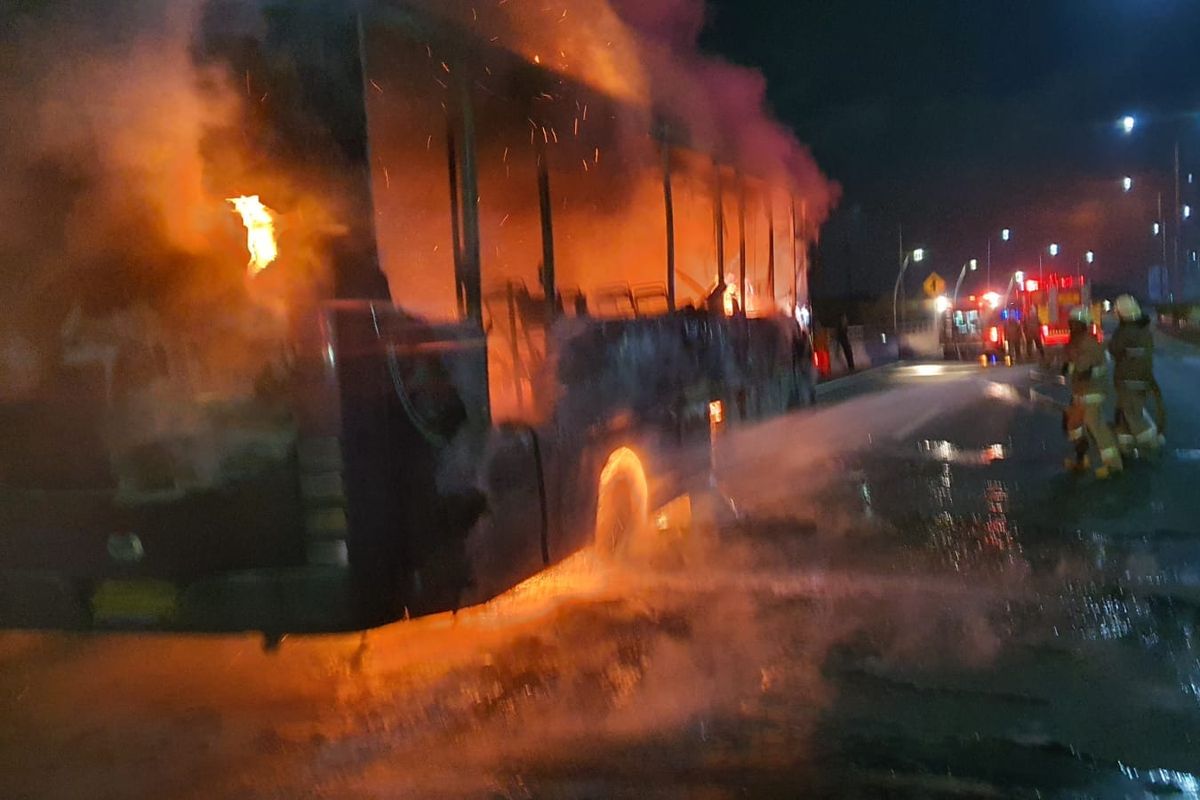 Bahaya Cas Power Bank di Bus: Pemicu Kebakaran dan Korsleting Fatal