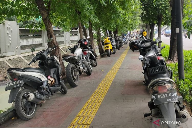 Penertiban Parkir Liar Tak Cukup Hanya dengan Razia