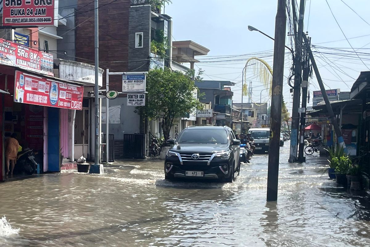 Batas Aman Mobil Matik Lewati Banjir